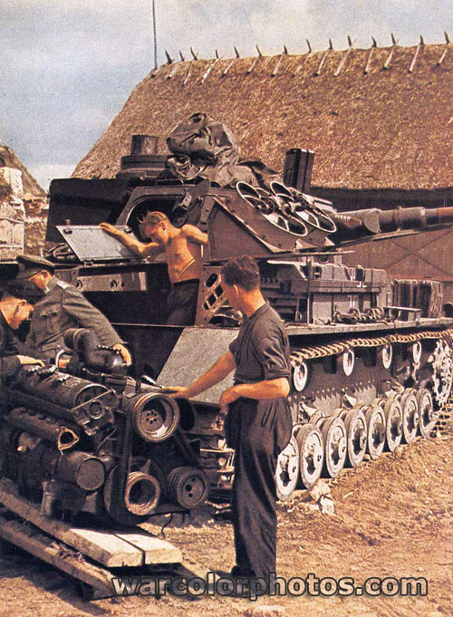 PzKpfw IV - Motor Repair